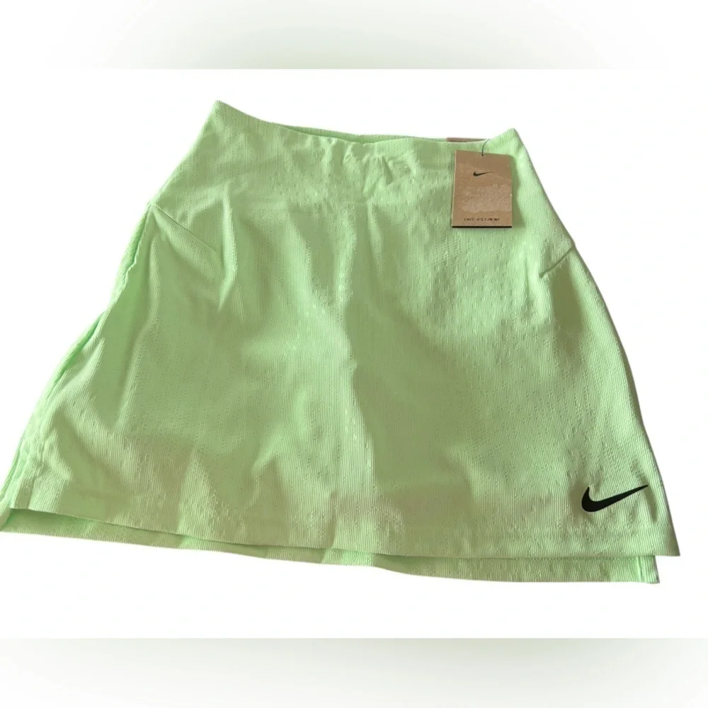 NWT Nike Women’s Dri-FIT Golf Skirt Skort in Neon Green in size XS